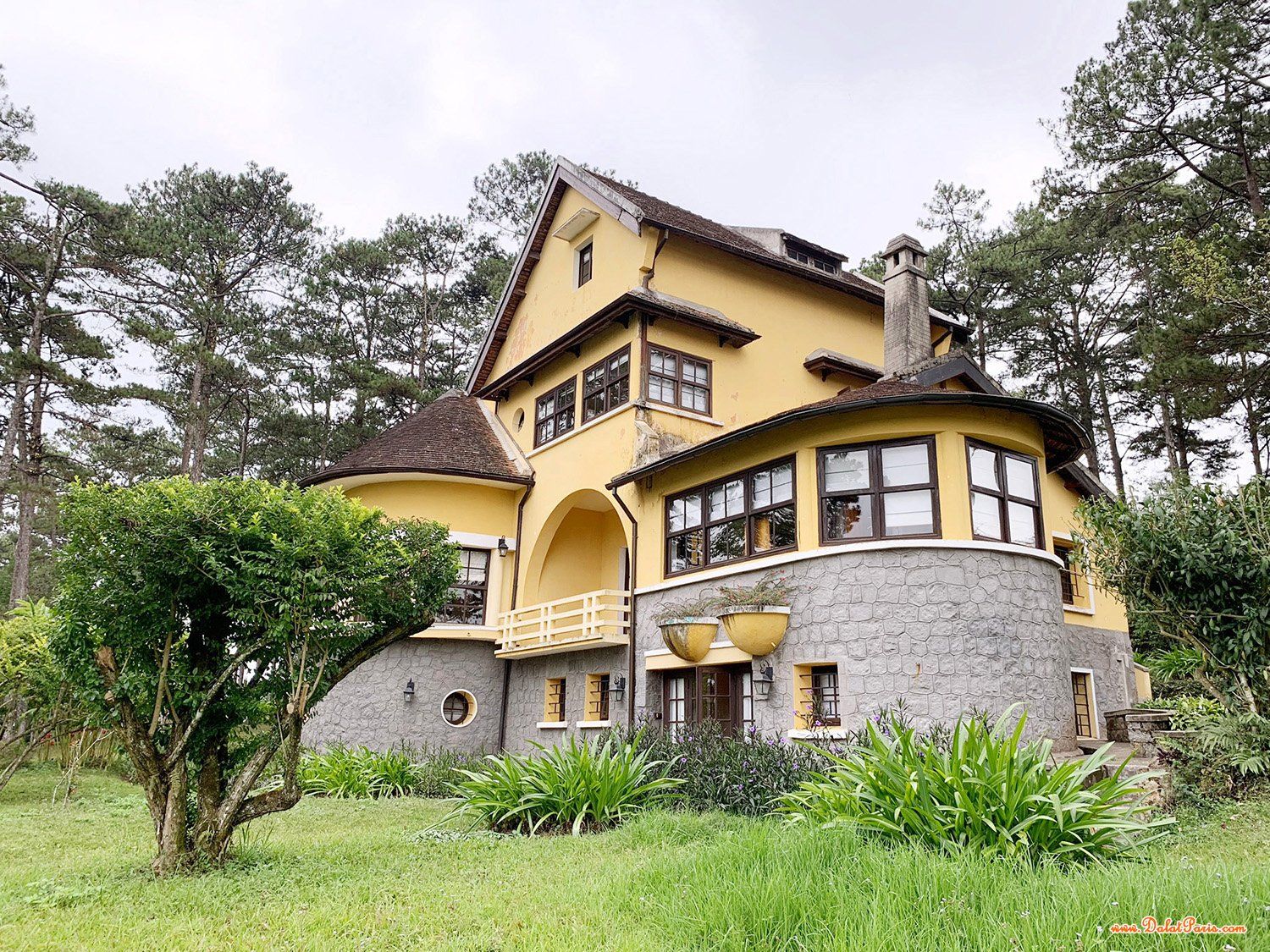 Đất biệt thự Đường Ngô Thì Sỹ, Phường 4, gần trung tâm TP .Đà Lạt, cách Hồ Xuân Hương 2km, cách trục đường chính 20m, thích hợp an cư nghỉ dưỡng, giá 6,4tỷ