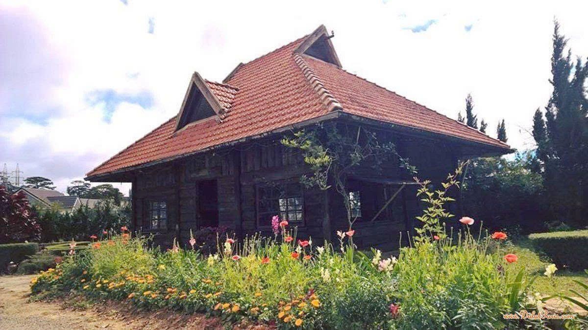 Nhà phố kinh doanh mặt tiền đường Tô Ngọc Vân. DT 81.3m2, 3 lầu. Gần chợ Đà Lạt. Cách HXH khoản 2km. Đường ô tô. Khu phố kinh doanh sầm uất. Giá 10.8 tỷ