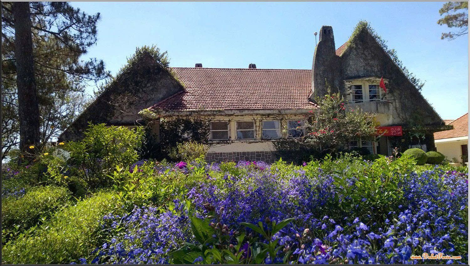 Đất biệt thự ngay thụ trấn Lạc Dương, Đà Lạt. DT 185m3 full thổ cư. Cách HXH khoản 10km. Gần KDL Langbiang. View thông đẹp. Đường ô tô. Giá 3.3 tỷ