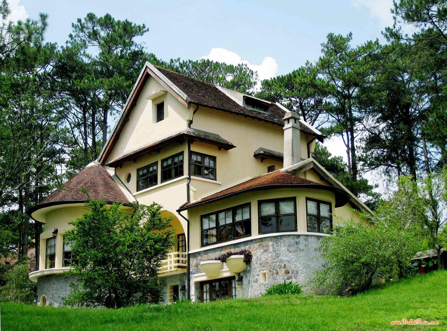 Bán nhà đường nguyễn trung trực, phường 4, ngay trung tâm tp đà lạt, sổ riêng xây dựng, view thành phố thoáng mát, thích hợp an cư nghỉ dưỡng, giá 6,6tỷ