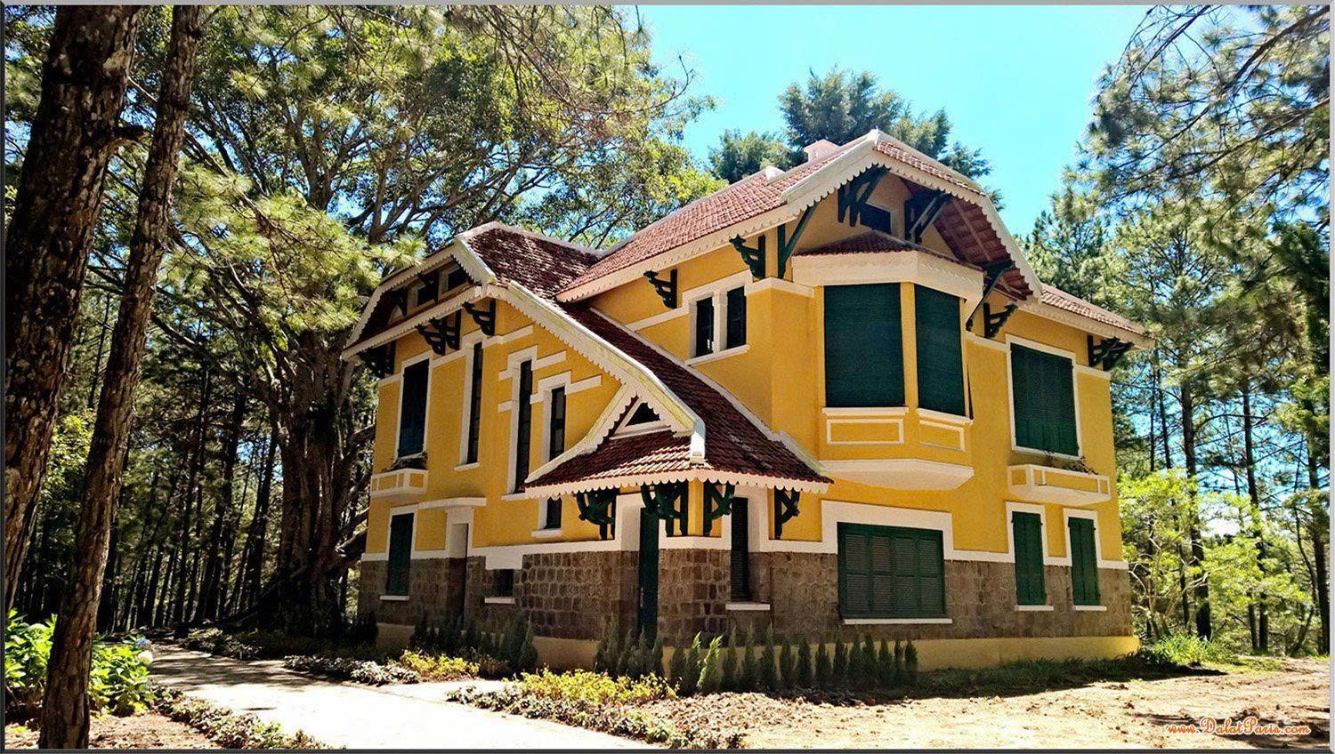 Biệt thự đường Trần Thái Tông, Tp Đà Lạt. DT 408.1m2 full xây dựng, 3 lầu 5PN. Gần dinh 1,2. Cách Hồ Xuân Hương khoản 3km. View thông đẹp. Giá 22 tỷ